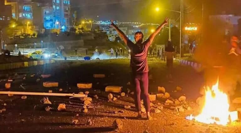 "د سەرھلدانا ل ئیران و کوردستانێ دا 51 کەسان ژیانا خوە ژ دەست دان"