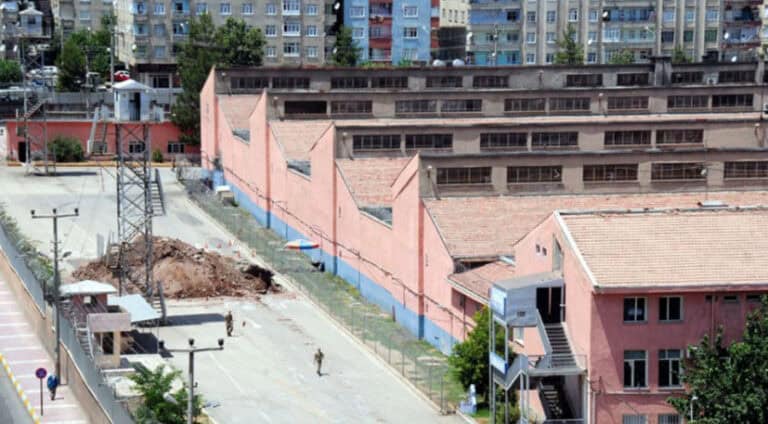 گرتیگەھا دیاربەکرێ ھات ڤالاکرن