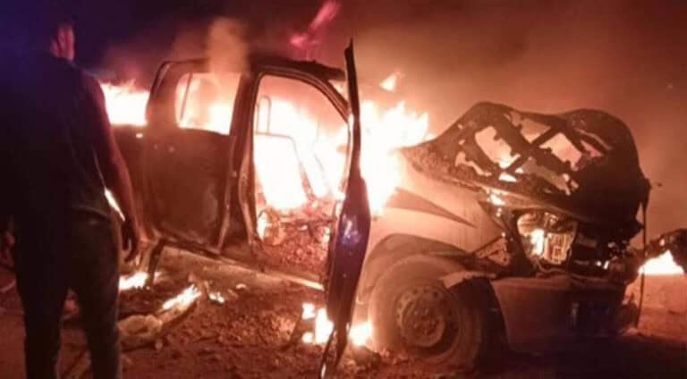 بالەفرێن ترکیێ ئۆتۆمۆبیلەکا چەکدارێن پەکەکێ ل شەنگالێ ئارمانج کر بالەفرێن ترکیێ ل شەنگالێ ئێریشی ئۆتۆمۆبیلەکا چەکدارێن پەکەکێ کر و د ئەنجامێ دا زیانێن جانی چێبوون. ل گۆر ئاگاهیێن دژە تەرۆرا کوردستانێ، ئیرۆ رۆژا پێنجشەمبی 3/11/2022ێ ل دەمژمێر 18:25، د ئەنجاما ئێرشا فرۆکەیێن بێ فرۆکەڤانێن ترکیێ دا چەکدارەکی پەکەکێ ژیانا خوە ژ دەست دا و 2 ژی بریندار بوون. هەر وها ل گۆر ئاگاهیێن دژە تەرۆرا کوردستانێ، ئەڤ ئێریشا بالافرێن ئارتێشا ترکیێ ل تاخا نەسرێ یا شنگالێ پیکهاتیە.