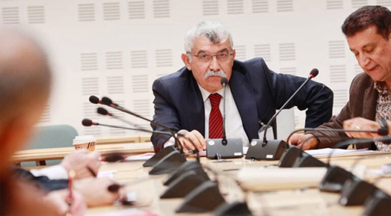 پەدەکێ بەرسڤەکا کورت و توند دا رێڤەبەرەکی پەکەکێ