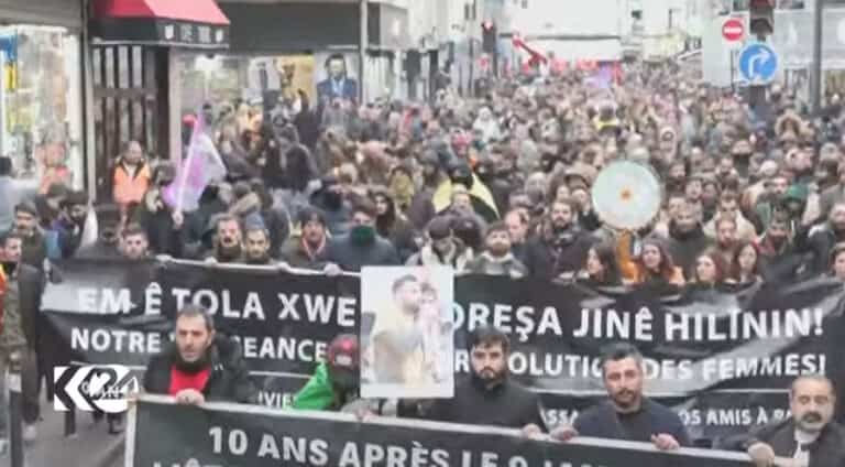 کوردێن ل فرانسایێ ل دژی ئێریشا پاریسێ خوەپێشاندان ئەنجام دان