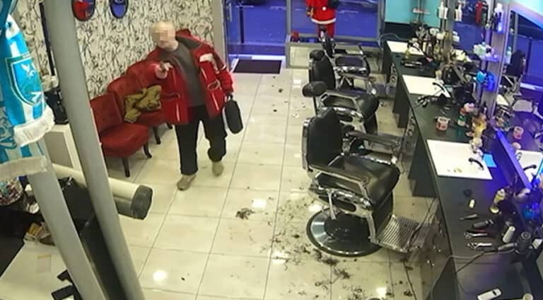 ئێریشکەرێ پاریسێ ژ ناڤەندا چارەسەریا دەروونی بۆ گرتیگەھێ ھات ڤەگەراندن