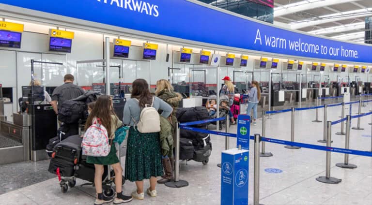 بریتانیایێ ژ بۆ گەشتێن بۆ باژارێن شرنەخ و جۆلەمێرگێ ھشیاری دا