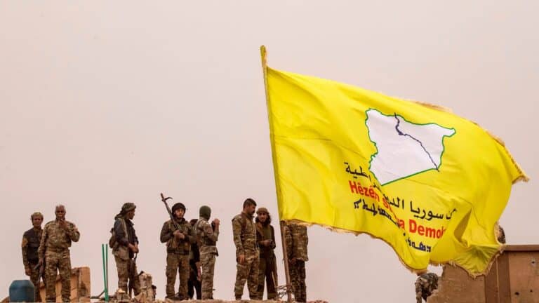 ھەسەدێ ژ بەر ئەردھەژێ چالاکیێن خوەیێن سەربازی راوەستاندن