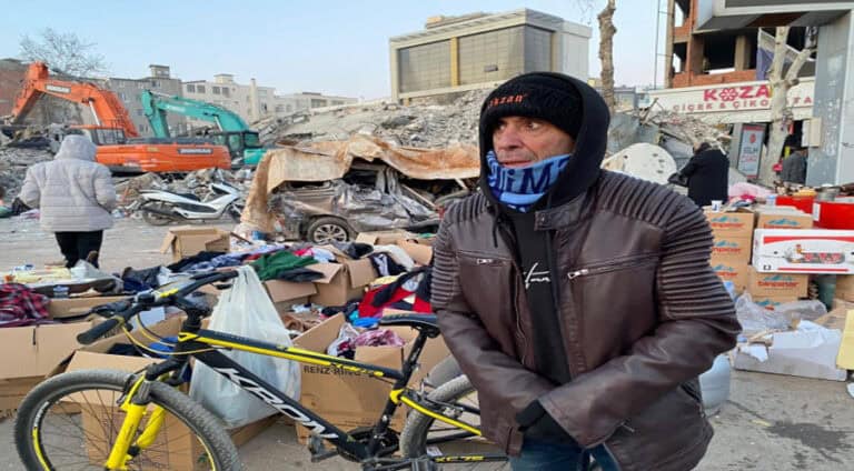 رزگاربوویەکی ئەردھەژێ: ئەز ل شکەفتەکێ دمینم