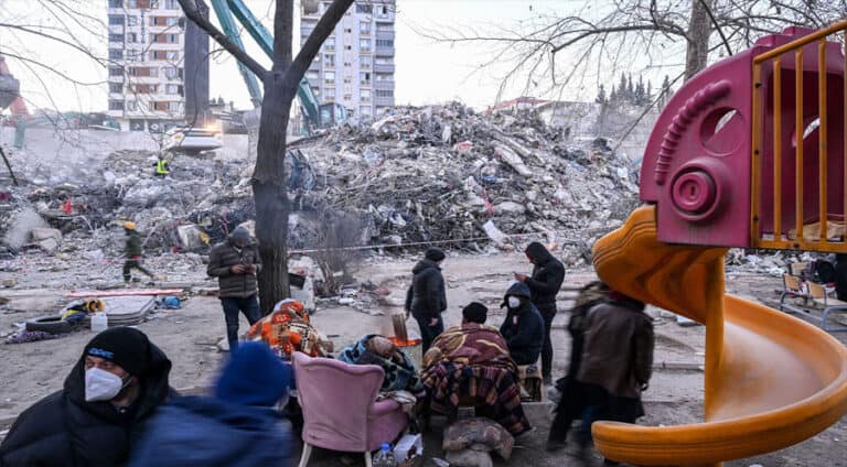 خەباتێن لێگەرینا کەسان ژ بن کاڤلان ب داوی بوویە و قۆناغا دژوار دەست پێ کریە