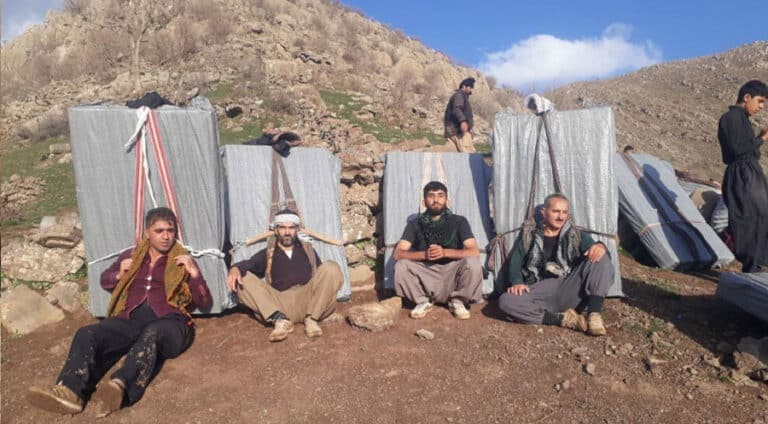 س کۆلبەرێن کورد ب گولـلەیێن ھێزێن دەولەتا ئیرانێ بریندار بوون