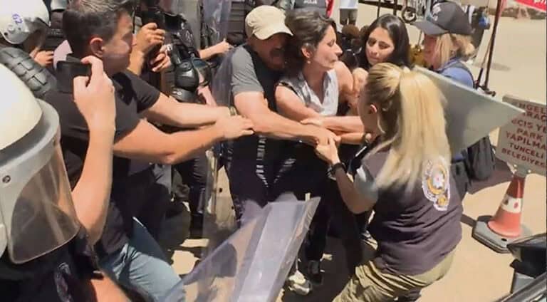 Komeleya Mafên Mirovan