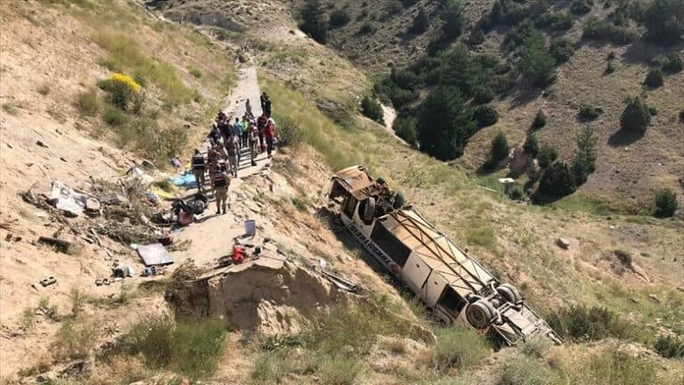 د ئەنجاما وەرگەریانا پاسەکێ دە ل قەرەسێ کوشتی و بریندار ھەنە