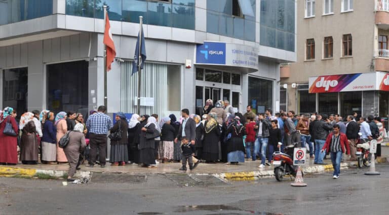 رێژەیا بێکاریێ ل ترکیێ و باکورێ کوردستانێ بلند بوویە