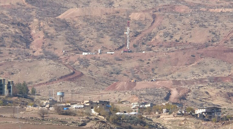 دەولەتا ترک ل گابارێ رۆژانە 25 ھەزار بەرمیلێن پەترۆلێ دەردخە، لێ دەنگێ پەکەکێ دەرناکەڤە