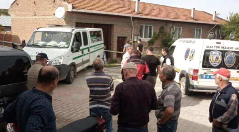 ل ترکیێ زلامەکی 2 کورێن خوە و ھەڤژینا خوە کوشتن و پشترە ژی خوە کوشت