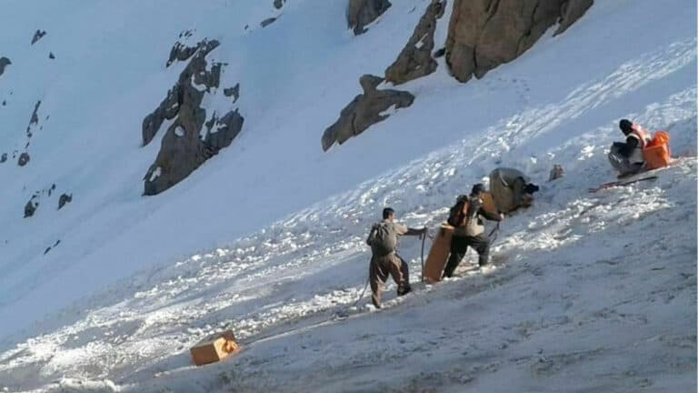 سێ کۆلبەر ب گولـلەیێن ھێزێن ئەولەھیا ئیرانێ بریندار بوون