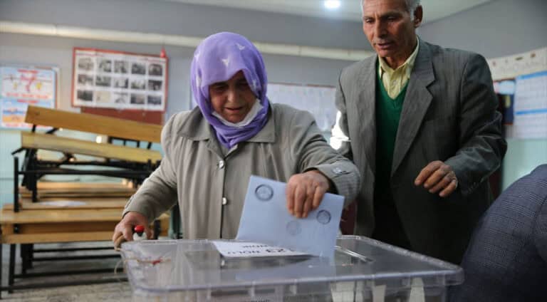 ئەنجامێن دەستپێکێ: جەهەپێ ل ترکیەیێ و دەم پارتی ل 10 باژارێن باکورێ کوردستانێ ل پێشن