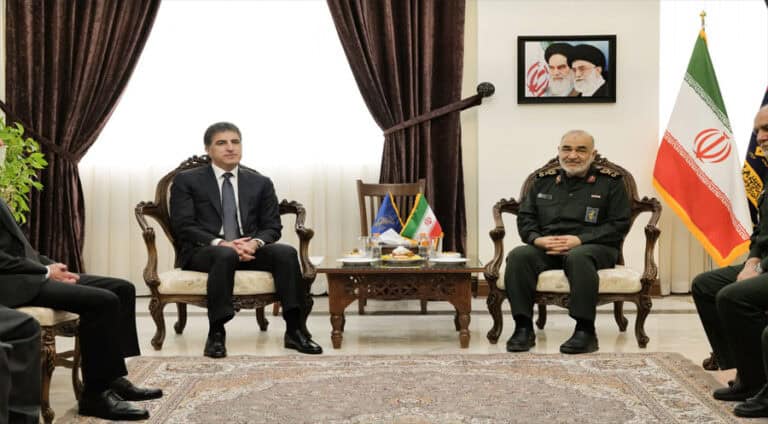 سەرۆکێ ھەرێما کوردستانێ و فەرماندەیێ گشتی یێ ئارتێشا پاسداران دجڤن