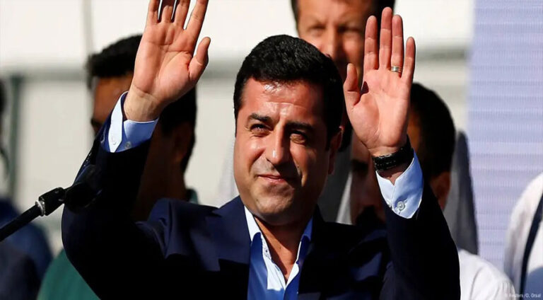 دەمیرتاش پشگرییا ئۆجالان و سپاسییا ئەردۆگان و باخچەلی کر