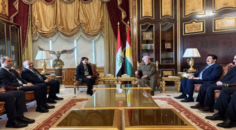 سەرۆک بارزانی لگەل شاندا دەم پارتیێ جڤیا