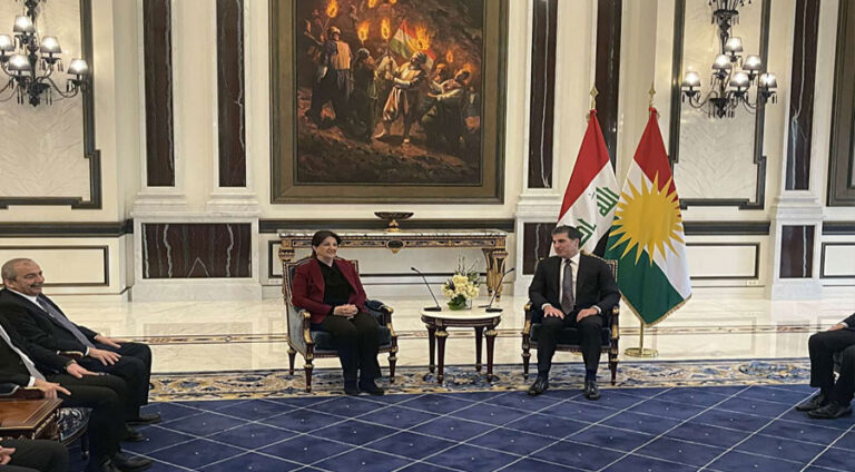 سەرۆکێ ھەرێما کوردستانێ لگەل شاندا دەم پارتیێ جڤیا