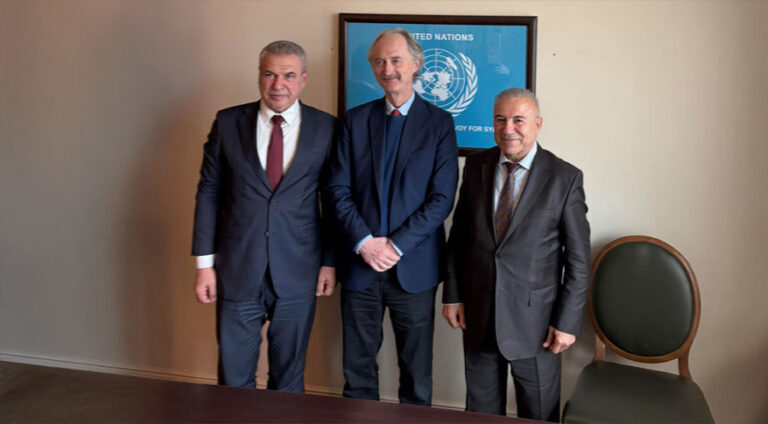 شاندەکە ئەنەکەسێ و نوونەرێ نەتەوێن یەکبوویی رەوشا سووریەیێ گۆتووبێژ دکن