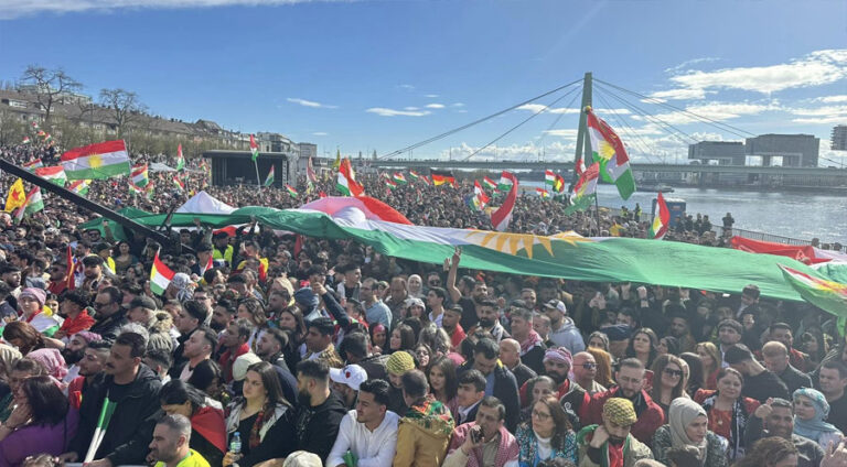 پەکەکە.. ئەو دەستێ گەمار یێ کو دخوەست ئاهەنگا نەورۆزێ یا کۆلنێ نەیێ سازکرن