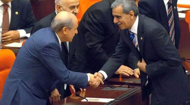 ئەحمەد تورک: باخچەلی پشتی کۆنگرەیا پەکەکێ تەلەفۆنا من کر