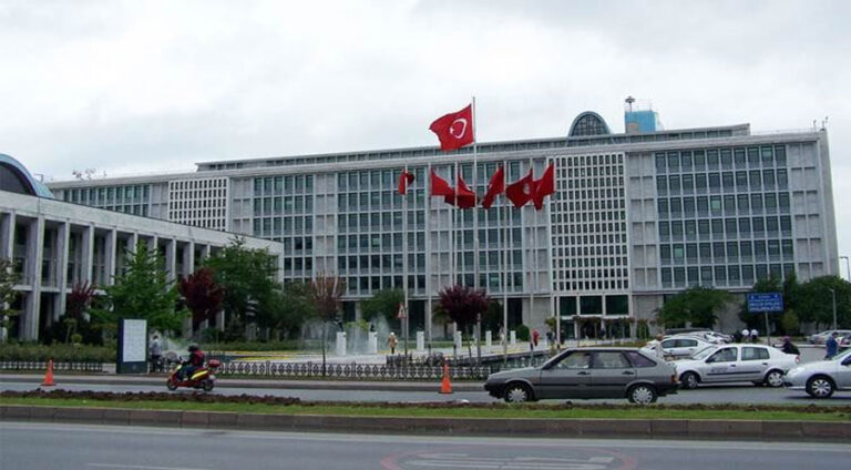 بریارا گرتنا 47 کەسێن شارەدارییا ستەنبۆلێ ھات دایین