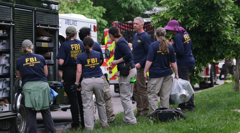 ل ئامەریکایێ ئێریشی سەر خوەنیشاندانەکێ ھات کرن و 8 کەس بریندار بوون