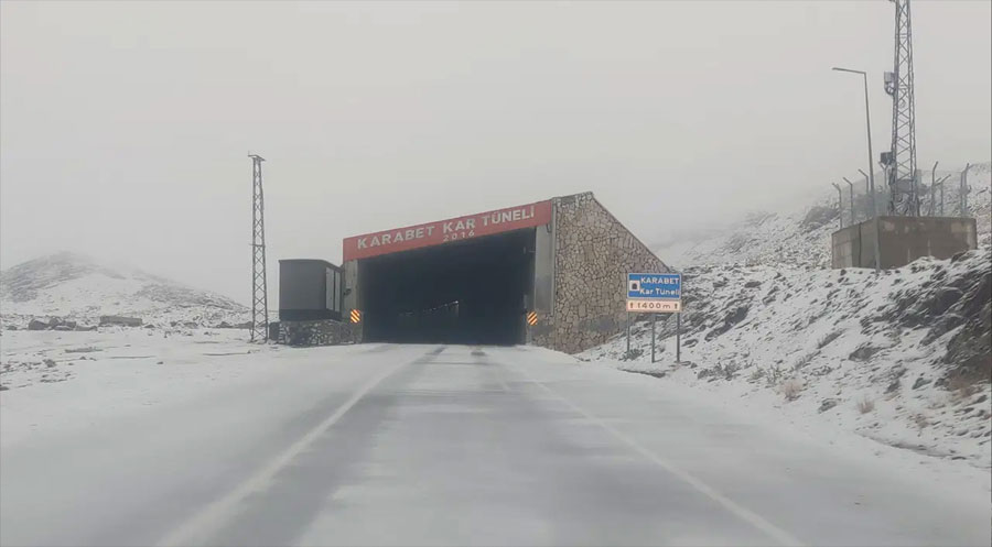 بەفرێ باژارێ وانێ یێ باکورێ کوردستانێ سپی کر