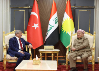 سەرۆک بارزانی و داودئۆغلو تەکەزی ل سەر بەردەوامیا ھەماھەنگی و تێکلیێن د ناڤبەرا کوردستان و ترکیێ دە کرن ئیرۆ 18/11/2025ێ، ل باژارێ دھۆکێ سەرۆک بارزانی ل گەل ئەحمەد داودئۆغلو کەسایەتیێ سیاسەتمەدار و سەرۆکوەزیرێ بەرێ یێ ترکیێ جڤیا.