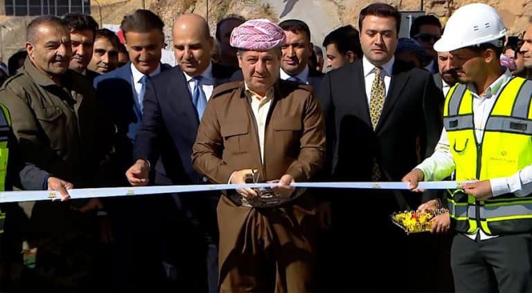 sudo find /var/tmp -mindepth 1 -delete