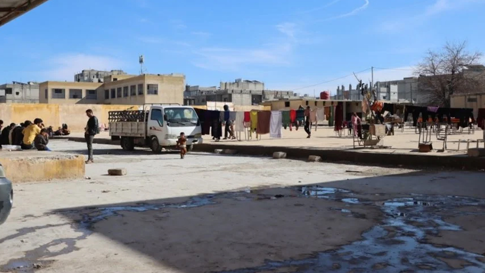 رەوانگەھا سووریەیێ: نێزیکە ئاڤ و خوارن ل کۆبانیێ نەمینن