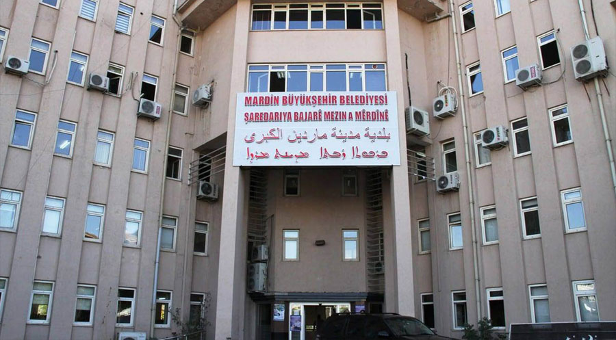 دەمێ قەیوومێ مێردینێ دو مەھێن دن ھاتە درێژکرن