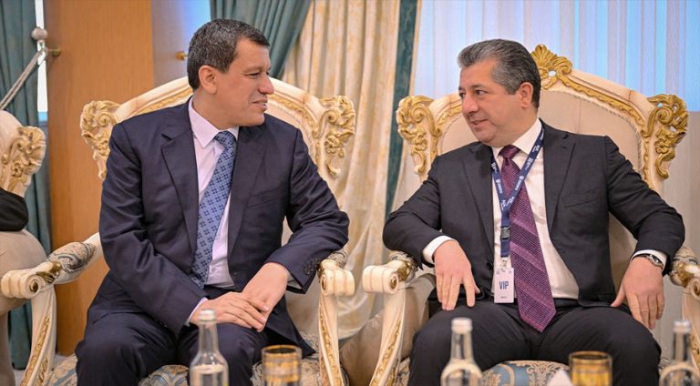 مەسروور بارزانی و مەزلووم عەبدی رەوشا ناڤچەیێ گۆتووبێژ کرن