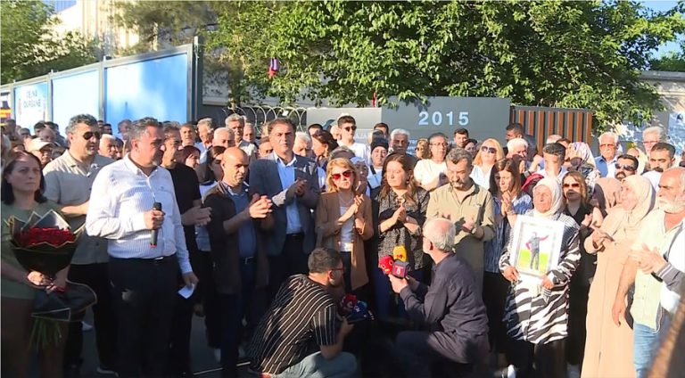 11 سال د سەر رە دەرباس بوون: قوربانیێن تەقینا قادا ئیستاسیۆنێ ھاتن ببیرئانین