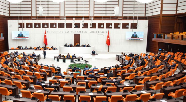 دەما خەباتا پارلامەنتۆیا ترکیەیێ ھاتا درێژکرن