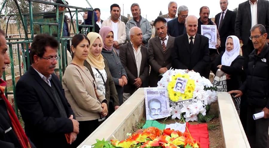 یادی محەممەد شێخۆ لەسەر گۆڕەکەی بەرز راگیرا