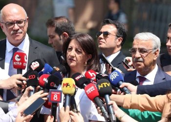 شاندی ئیمراڵی ناوەڕۆکی کۆبوونەوەکەیان لەگەڵ ئۆجەلان بڵاوکردەوە