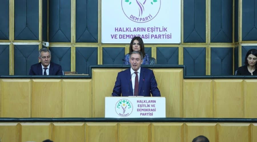 تونجەر باکرهان: پێویستە کۆمیسیۆنی ئاشتی سەردانی ئۆجەلان بکات