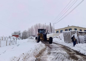 باکووری کوردستان... بەهۆی بەفربارینەوە ڕێگاکانی 172 گوند داخران