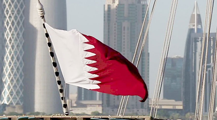 قەتەر: "بەئامانجگرتنی نێردە دیپلۆماسییەکان پێشێلکردنی ئاشکرای عورف و یاسا نێودەوڵەتییەکانە". وەزارەتی دەرەوەی قەتەر لە راگەیاندراوێکی فەرمیدا، بە تووندی سەرکۆنەی ئەو هێرشەی کرد کە کرایە سەر باڵەخانەی کونسوڵخانەی گشتیی دەوڵەتی ئیمارات لە هەرێمی کوردستان. لە راگەیاندراوەکەدا هاتووە، بەئامانجگرتنی نێردە دیپلۆماسییەکان پێشێلکردنی ئاشکرای عورف و یاسا نێودەوڵەتییەکانە، بەتایبەتی رێککەوتننامەی ڤیەننا بۆ پەیوەندییە دیپلۆماسییەکان کە پارێزبەندی بۆ باڵەخانە و کارمەندانی دیپلۆماسی دابین کردووە. وەزارەتی دەرەوەی قەتەر وێڕای دەربڕینی هاوسۆزی بۆ دەوڵەتی ئیمارات، جەختی لە پێویستی پاراستنی نوێنەرایەتییە دیپلۆماسییەکان کردەوە و داوای کرد گەرەنتی تەواو بۆ سەلامەتییان دابین بکرێت بۆ ئەوەی ڕووداوی لەو شێوەیە دووبارە نەبنەوە. ئەم هەڵوێستەی قەتەر لە کاتێکدایە کە کۆمەڵگەی نێودەوڵەتی جەخت لەسەر سەقامگیریی ناوچەکە و پاراستنی سەروەریی دامەزراوە نێودەوڵەتییەکان دەکاتەوە.